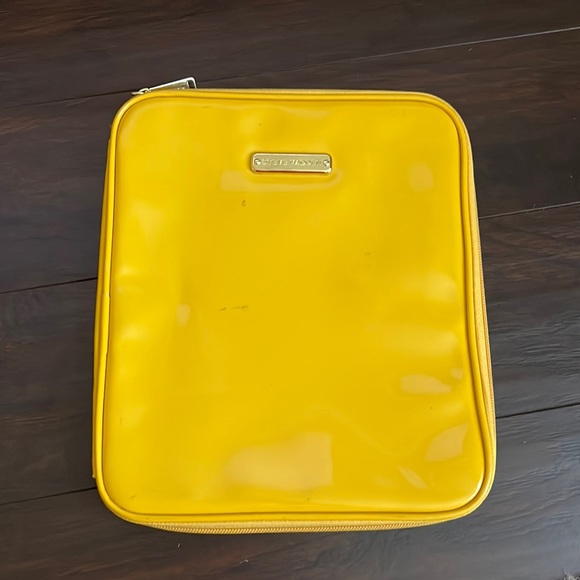 Steve Madden IPad Case - Picture 1 of 5